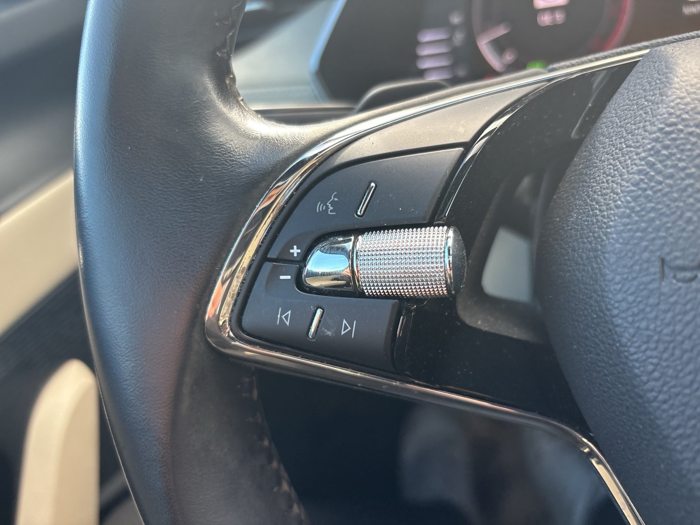 Škoda OCTAVIA Combi Premium TDI DSG | Bild 15 von 25