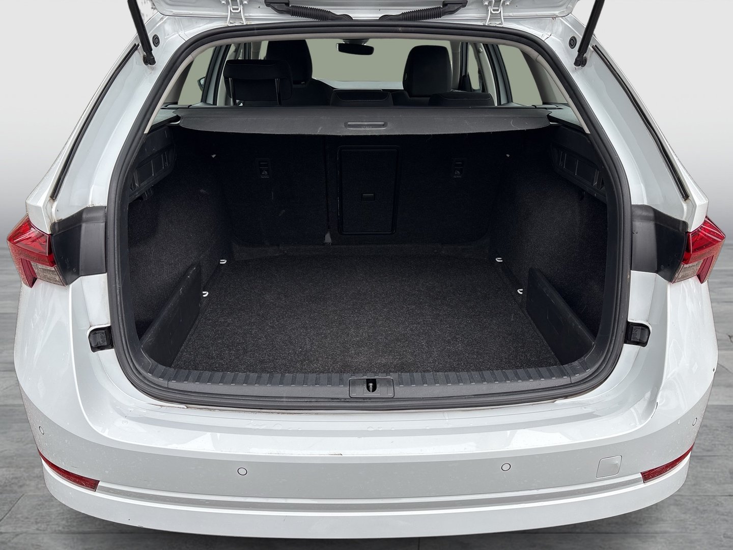 Škoda OCTAVIA Combi Ambition TDI DSG | Bild 21 von 23