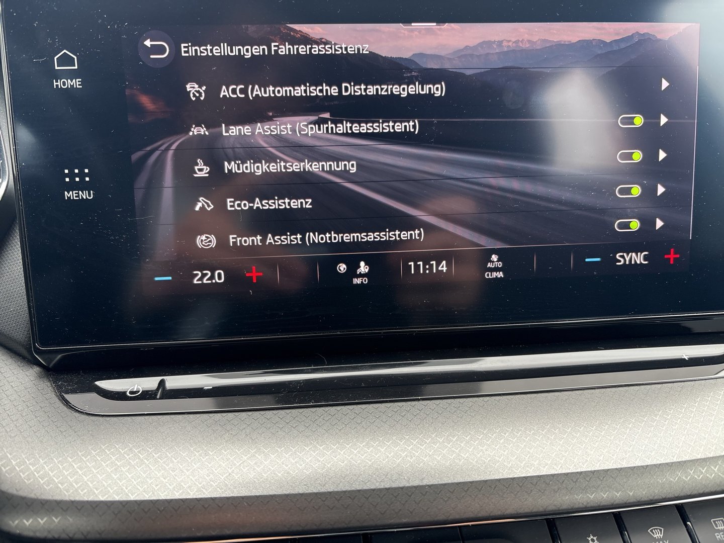 Škoda OCTAVIA Combi Ambition TDI DSG | Bild 16 von 23