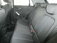 Audi Q2 35 TFSI intense in brillantschwarz Klar