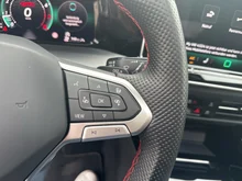 VW Golf GTI Clubsport DSG in Pure White Dach Deep Schwarz Uni