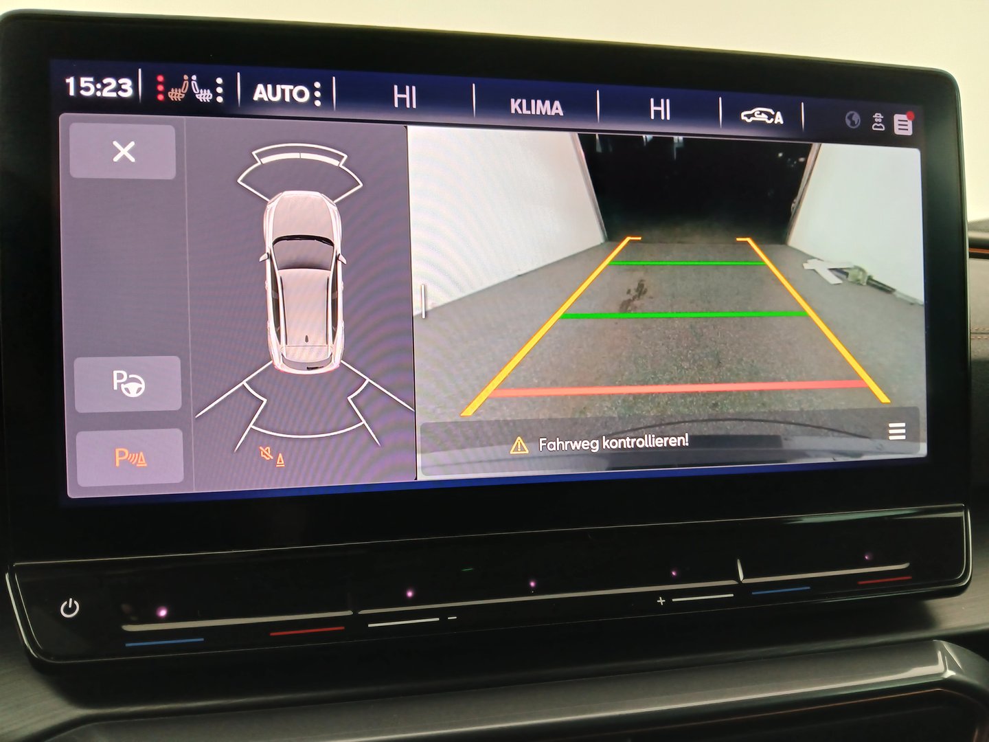 CUPRA Formentor 1.5 TSI 150 PS DSG ACT | Bild 26 von 32