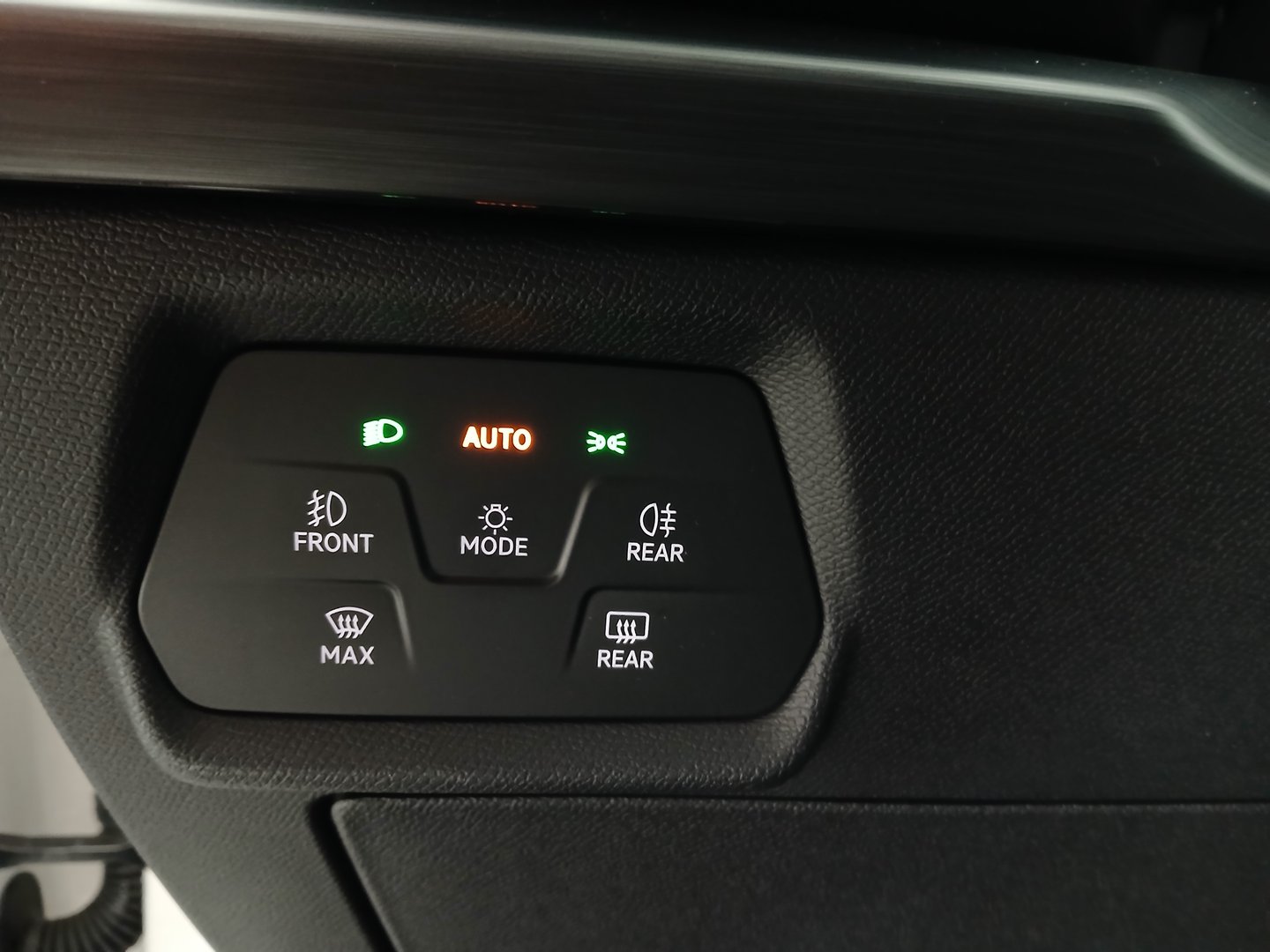 CUPRA Formentor 1.5 TSI 150 PS DSG ACT | Bild 12 von 32