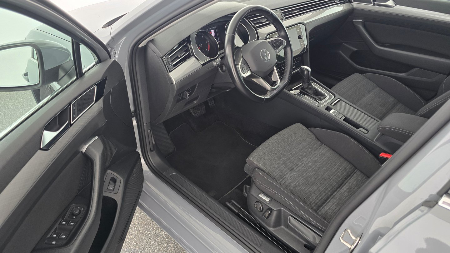 VW Passat Variant Business TDI DSG | Bild 11 von 27