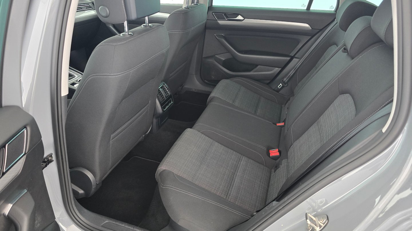 VW Passat Variant Business TDI DSG | Bild 13 von 27