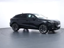 Audi Q3 Sportback TFSI quattro 150 kW in Mythosschwarz Metallic