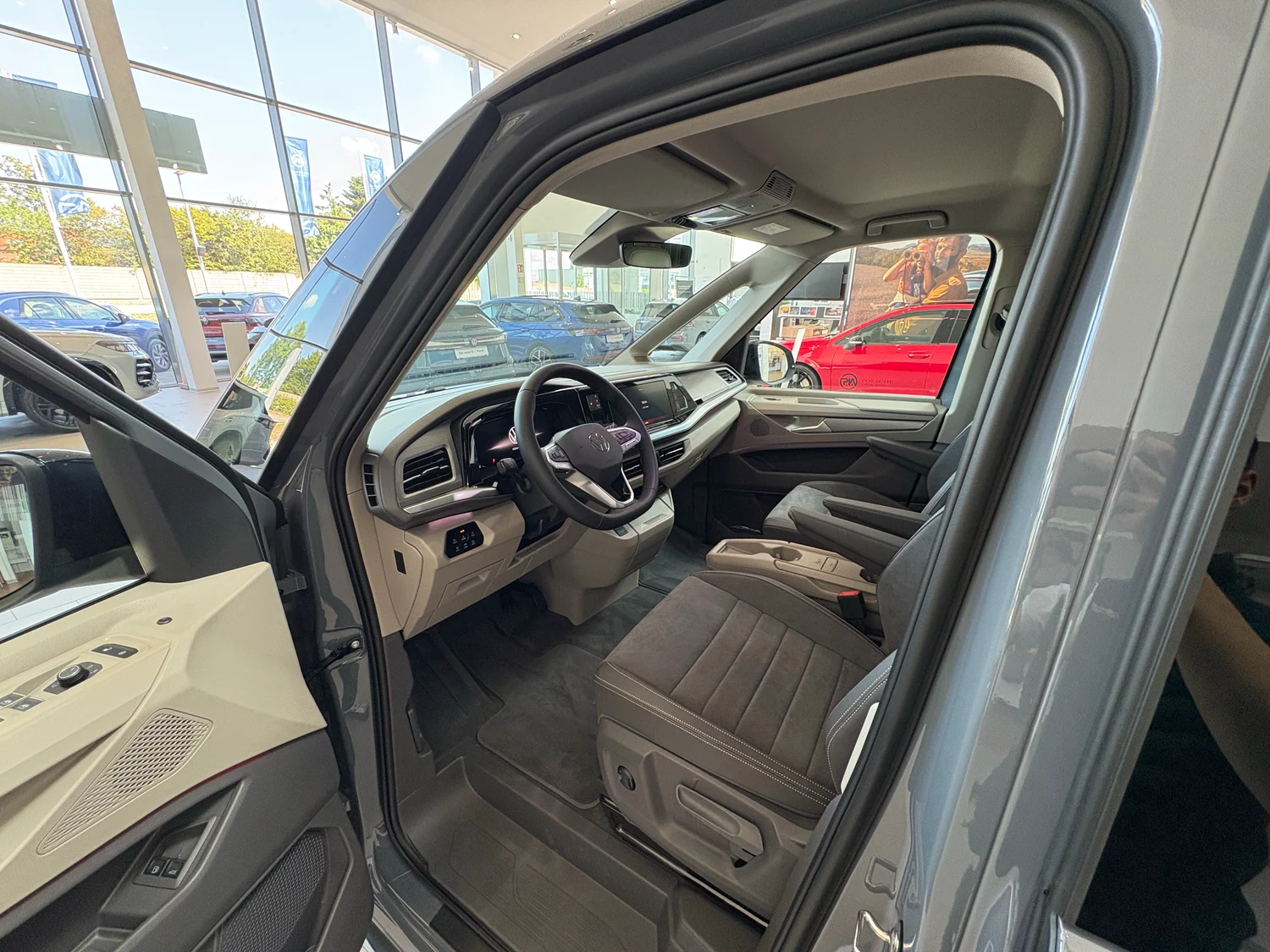 Bild eines VW Multivan Edition eHybrid 180 kW 4MOTION