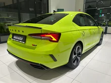 Škoda Octavia RS in Mamba-Grün