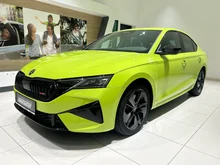 Škoda Octavia RS in Mamba-Grün