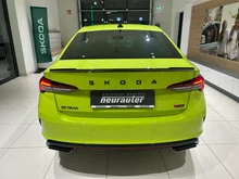 Škoda Octavia RS in Mamba-Grün