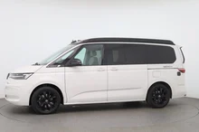 VW California Beach Camper eHyb. 180 kW 4M in Candyweiß / Dach Deepblack Perleffekt