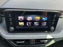 Škoda Kamiq Selection TSI DSG in Moon-Weiß Metallic