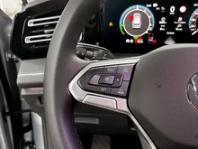 VW Tiguan Elegance eHybrid DSG 150 kW in Oyster Silver Metallic