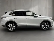 VW Tiguan Elegance eHybrid DSG 150 kW in Oyster Silver Metallic