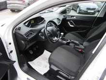 Peugeot 308 SW 1,5 BlueHDI 130 Active S&S in weiss - normal