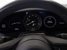 Porsche 911 Carrera Cabriolet I (992) in silber - metallic