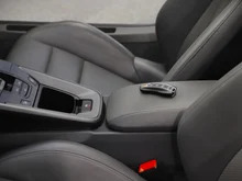 Porsche 911 Carrera Cabriolet I (992) in silber - metallic