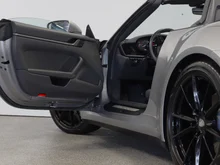 Porsche 911 Carrera Cabriolet I (992) in silber - metallic