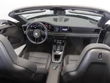 Porsche 911 Carrera Cabriolet I (992) in silber - metallic
