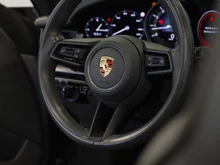 Porsche 911 Carrera Cabriolet I (992) in silber - metallic