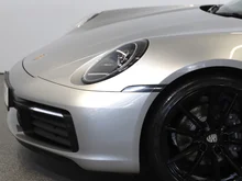 Porsche 911 Carrera Cabriolet I (992) in silber - metallic