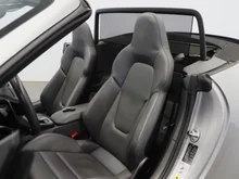 Porsche 911 Carrera Cabriolet I (992) in silber - metallic