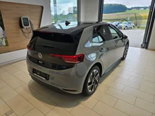 VW ID.3 Pure 125 kW Business in Mondsteingrau Dach schwarz