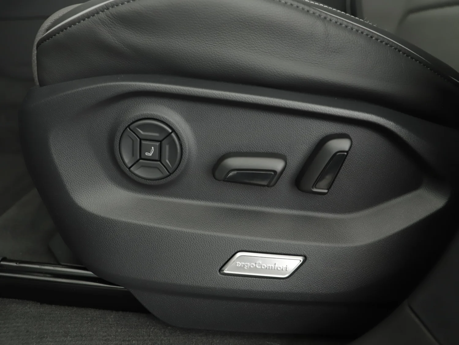 Bild eines VW Touareg R-Line TDI 4MOTION