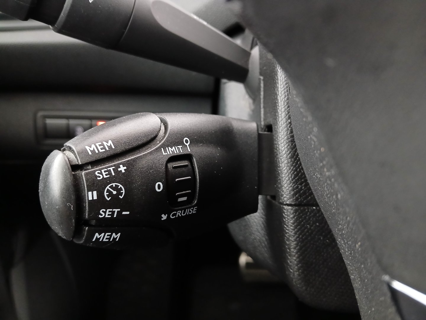 Peugeot 308 SW 1,6 BlueHDi 120 GT Line S&S | Bild 18 von 32