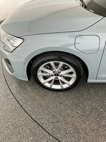 Audi A3 Sportback 40 TFSI e in PFEILGRAU PERLEFFEKT