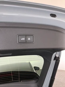Audi A3 Sportback 40 TFSI e in PFEILGRAU PERLEFFEKT