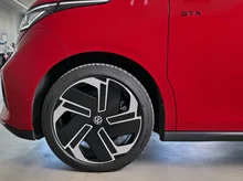 VW ID Buzz ID. Buzz GTX LR 4MOTION 250 kW in Kirschrot