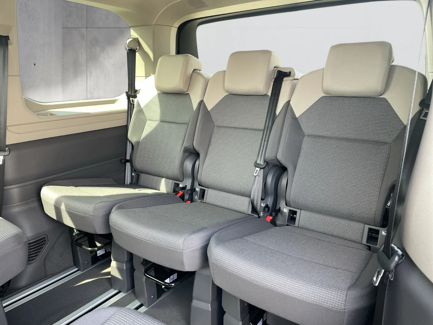 Bild eines VW Multivan Business eHybrid 180 kW 4MOTION