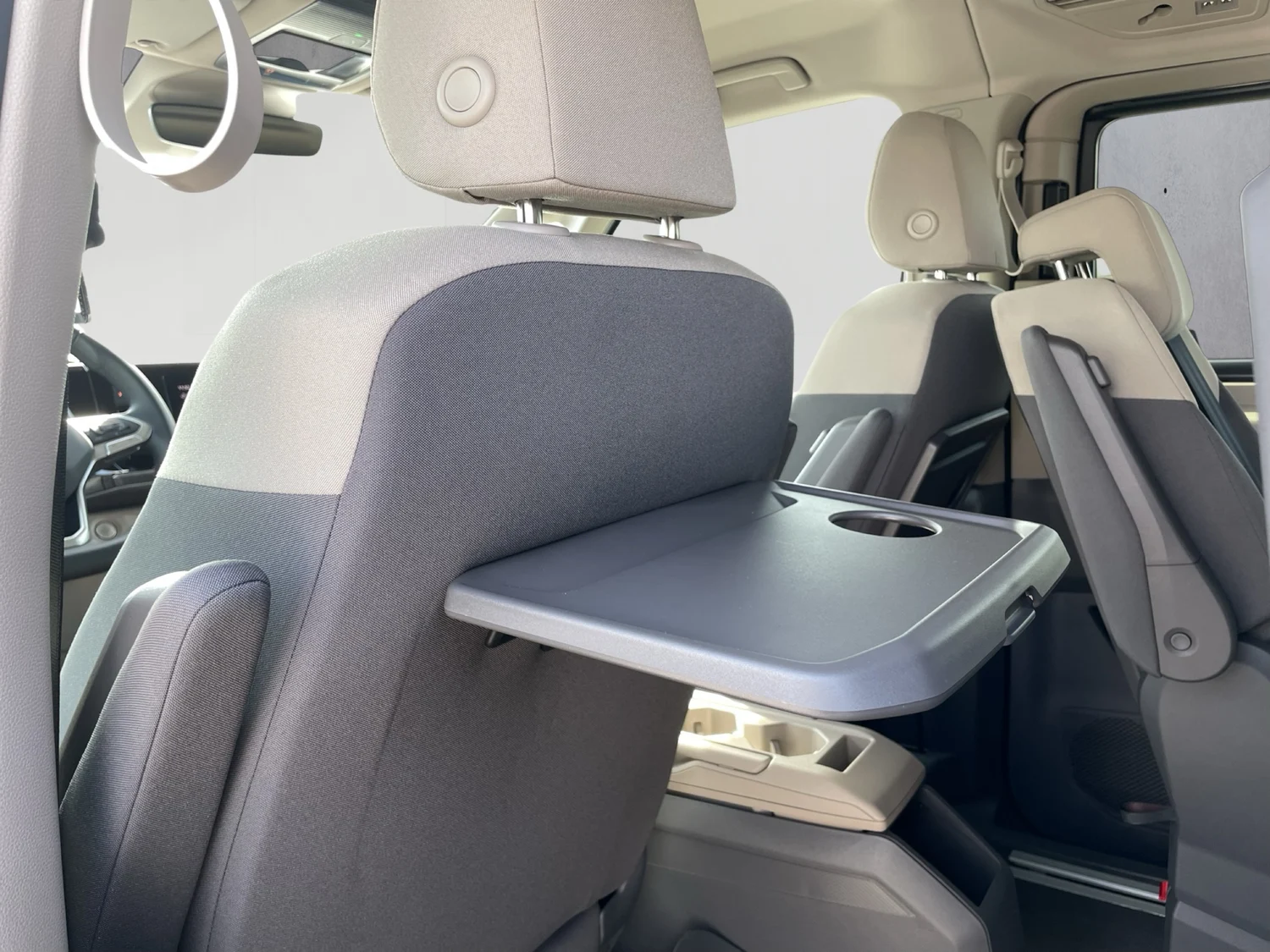 Bild eines VW Multivan Business eHybrid 180 kW 4MOTION