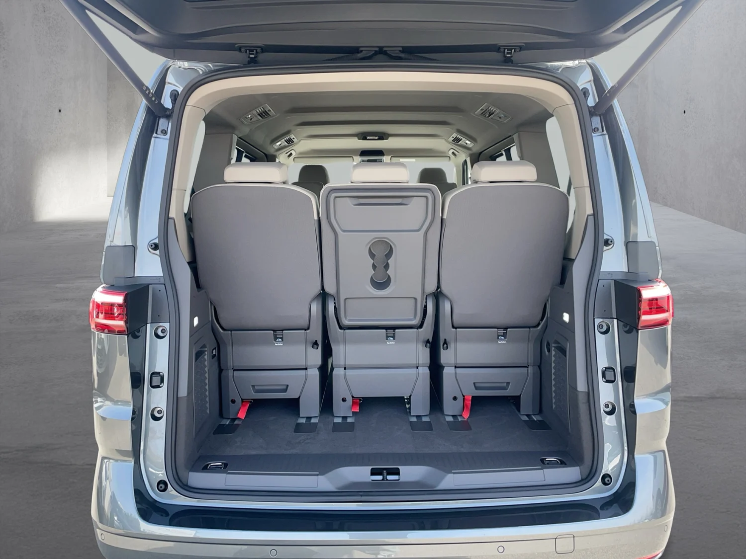 Bild eines VW Multivan Business eHybrid 180 kW 4MOTION