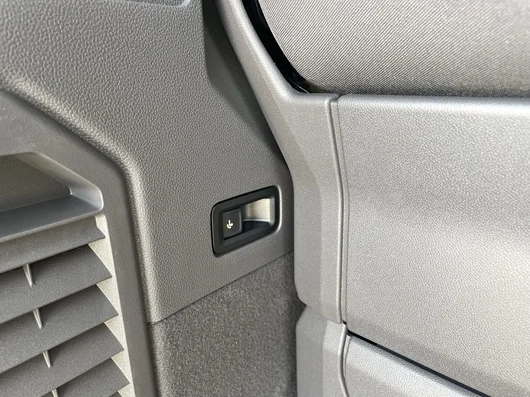 Bild eines VW Multivan Business eHybrid 180 kW 4MOTION