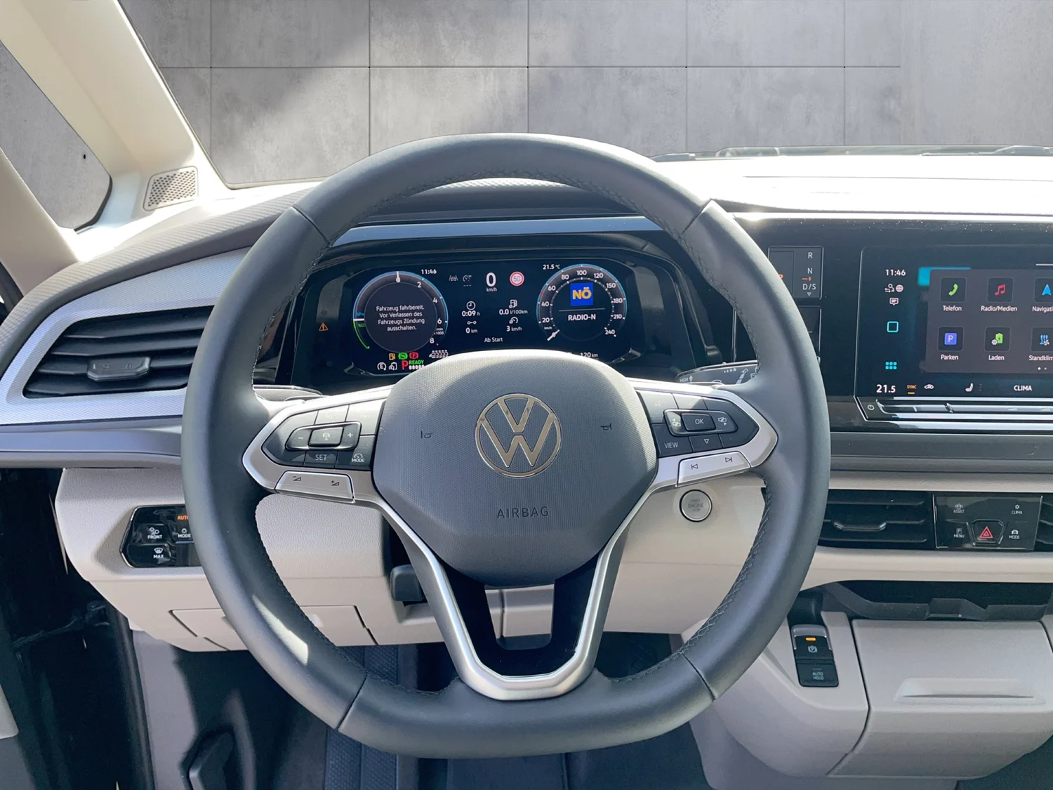 Bild eines VW Multivan Business eHybrid 180 kW 4MOTION