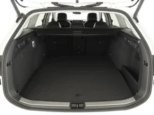 VW Passat Variant Business eHybrid 150kW in Pure White