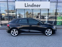 Audi A3 Sportback 35 TDI S line in MYTHOSSCHWARZ METALLIC