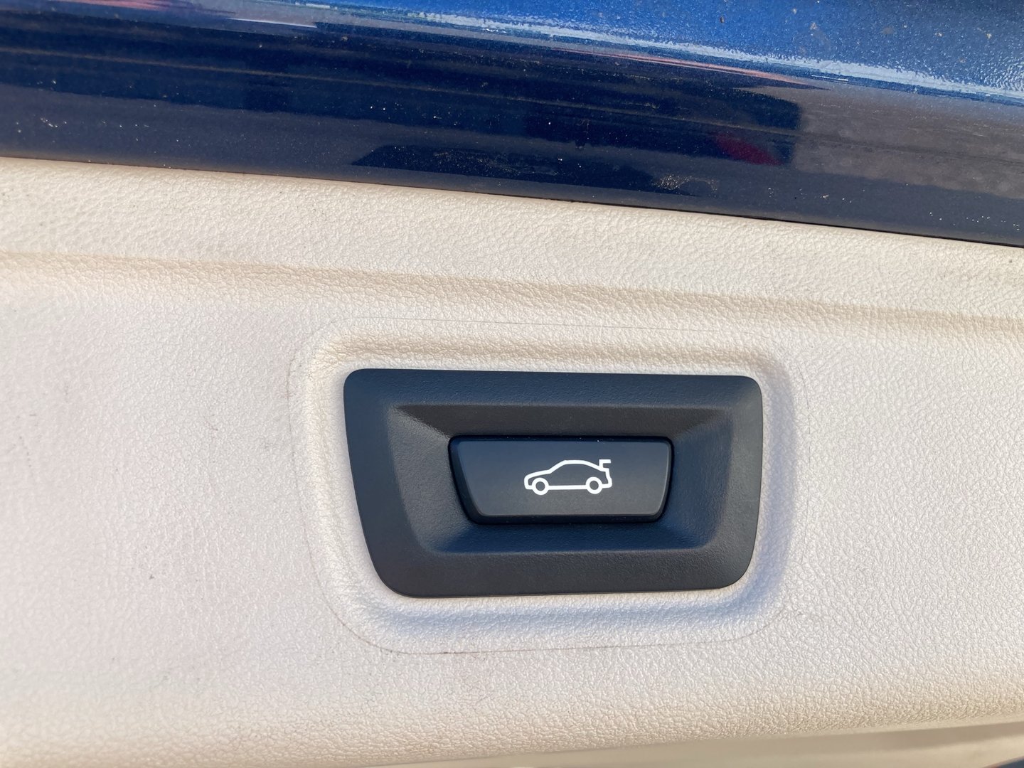 BMW 318d 48 V Touring Aut. | Bild 12 von 25