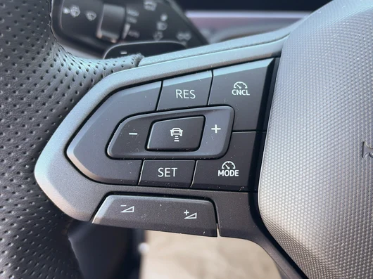 Bild eines VW Passat Variant R-Line eHybrid 200kW