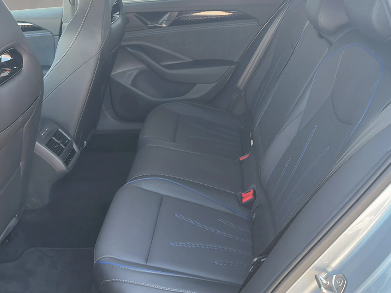 Bild eines VW Passat Variant R-Line eHybrid 200kW