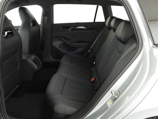 Bild eines VW Passat Variant R-Line eHybrid 200kW