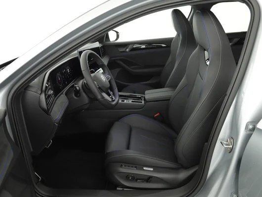 Bild eines VW Passat Variant R-Line eHybrid 200kW