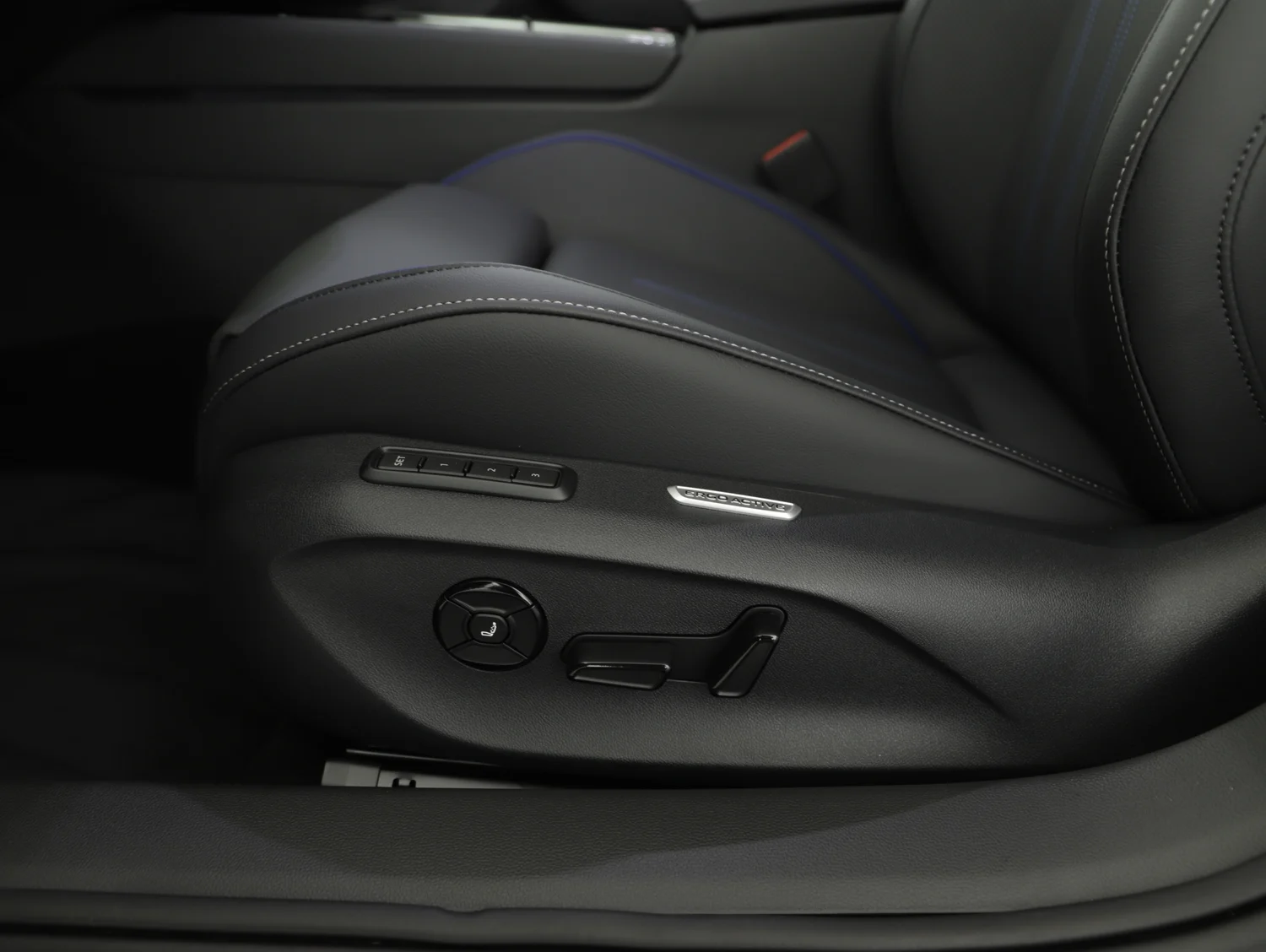 Bild eines VW Passat Variant R-Line eHybrid 200kW