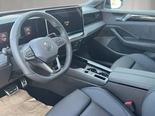VW Passat Variant R-Line eHybrid 200kW in Oyster Silver mit Dach in Schwarz Uni