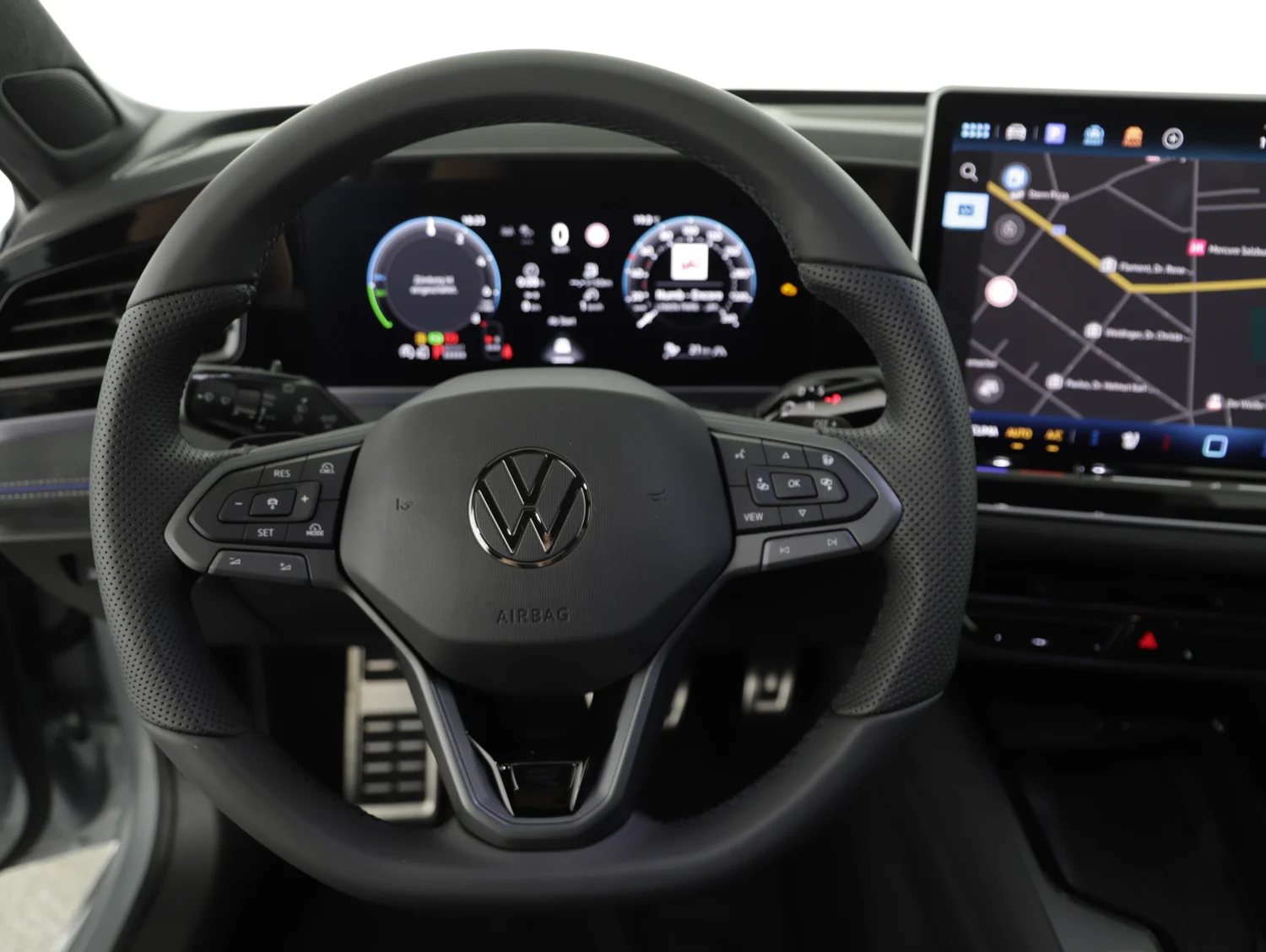 Bild eines VW Passat Variant R-Line eHybrid 200kW
