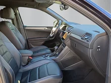 VW Tiguan Allspace Alls. HL TDI 4MOTION DSG 5-Sitzer in Deep Black Perlef.