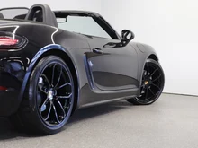 Porsche 718 Boxster Style Edition in tiefschwarzmetallic