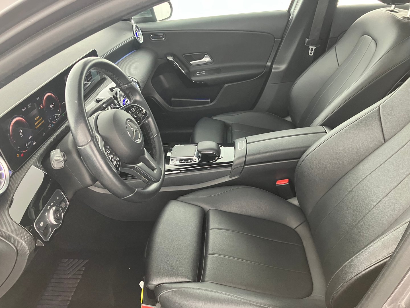Mercedes A 180 d Limousine Aut. | Bild 3 von 13